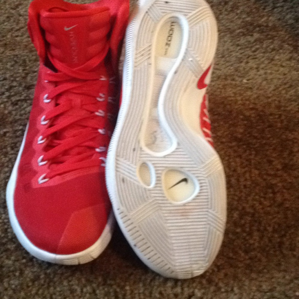 Red nike hyperdunks - Picture 4 of 4